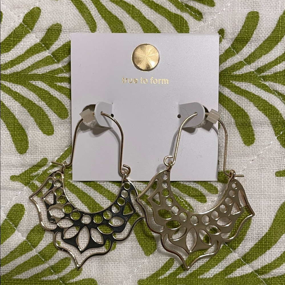 True to Form Gold Earrings